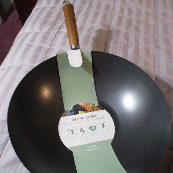 Master Class 14" Wok with Bonus Spoons Dishes & Bamboo Brush - Picture 2 of 2
